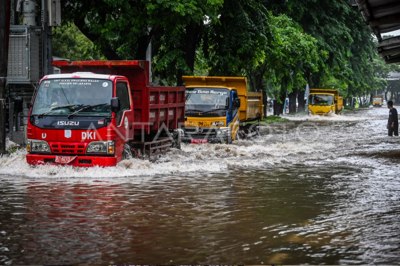 Banjir genangi Jakarta