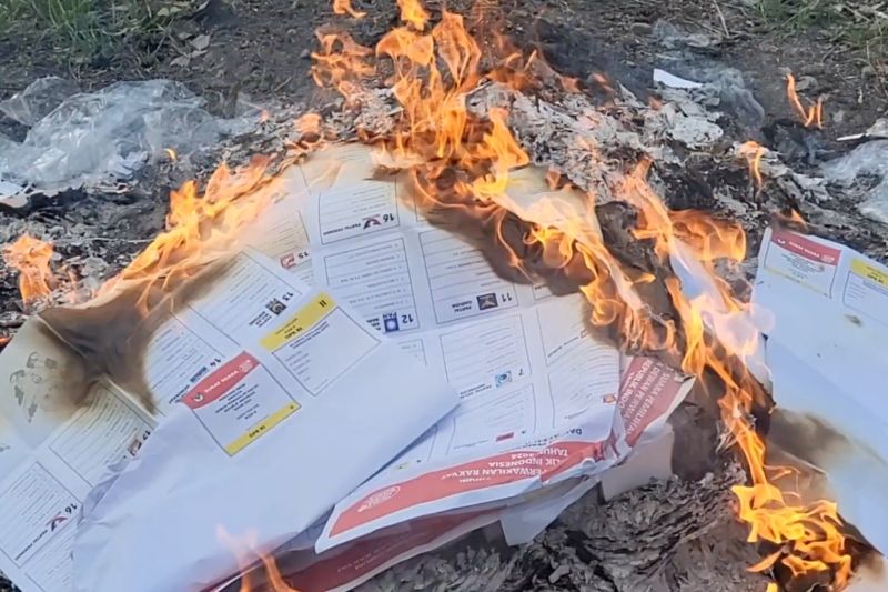 KIP Kota Lhokseumawe musnahkan ratusan surat suara rusak