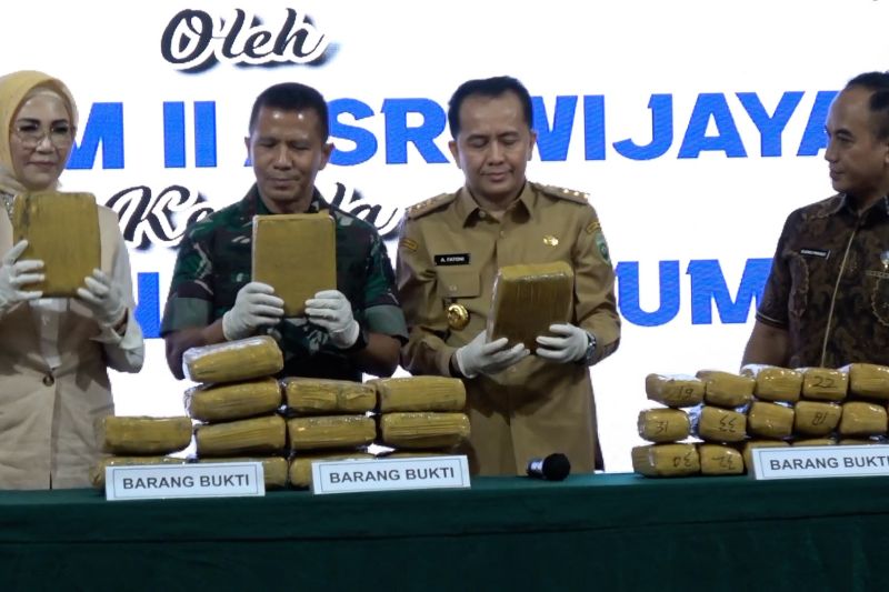 Kodam II Sriwijaya serahkan 26.164 kg sabu ke BNNP Sumsel