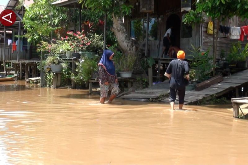Sungai Kahayan meluap, TPS di Palangka Raya dipindahkan ke sekolah