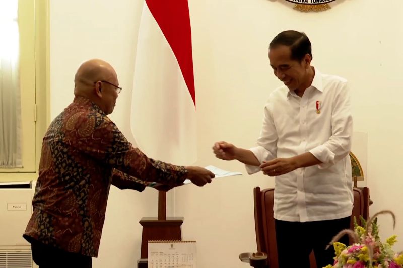 Terima undangan pencoblosan, Jokowi pesan petugas KPPS bekerja jujur