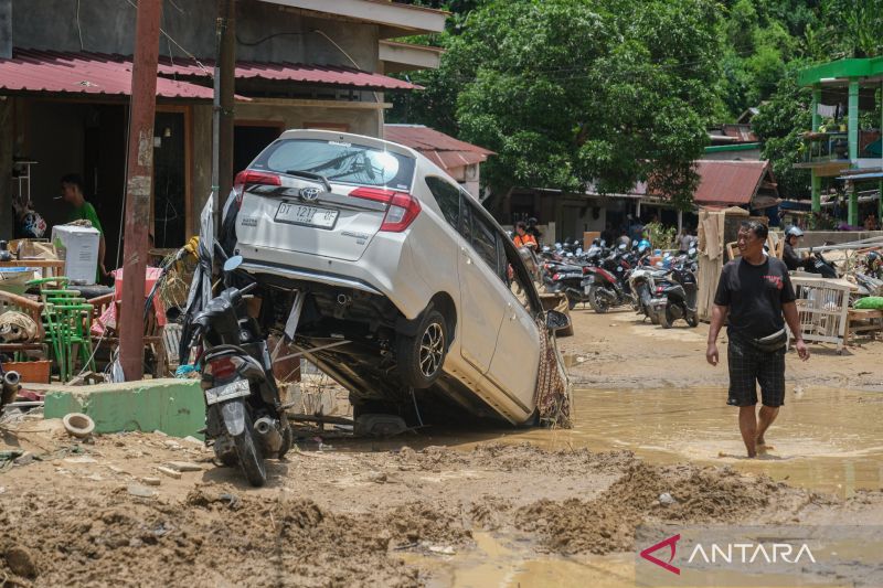 Dampak banjir bandang akibat luapan Kali Lasolo di Kendari