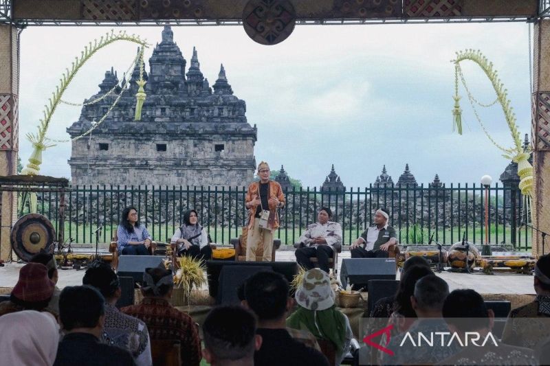 Menparekraf meluncurkan Anugerah Desa Wisata Indonesia 2024