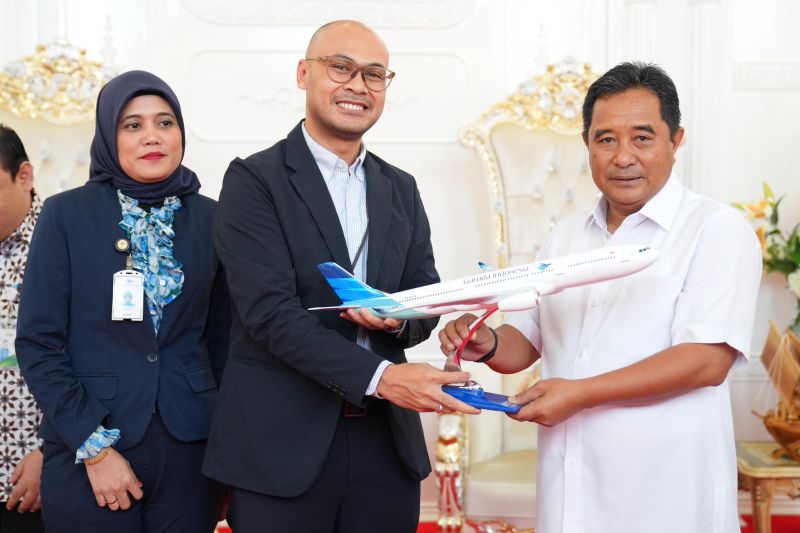 Pj Gubernur Sulsel minta Garuda tambah rute penerbangan dari Makassar