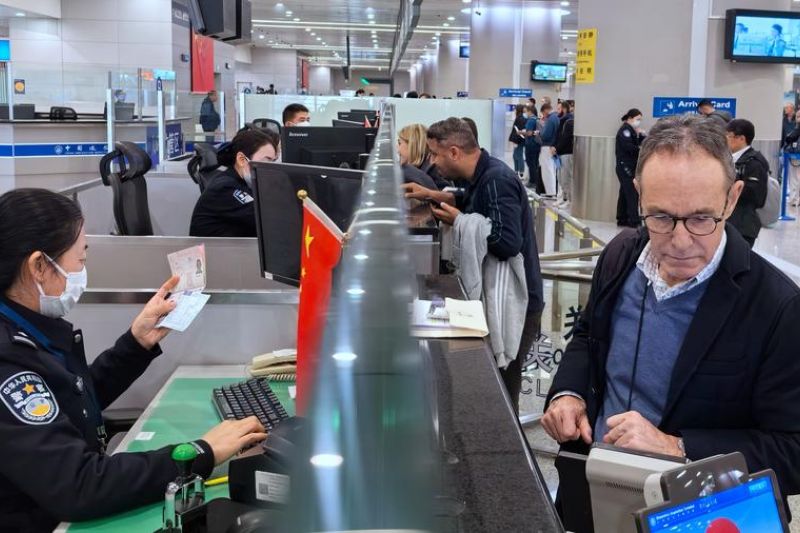 Gelombang pertama penumpang bebas visa dari Swiss masuki China