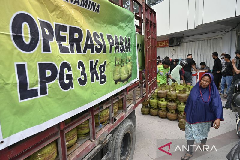 Operasi pasar elpiji subsidi di Palu