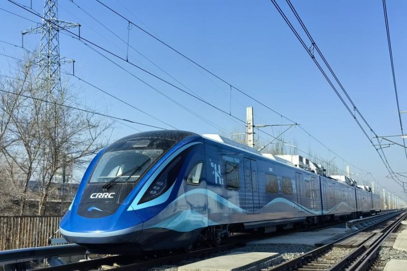 Kereta urban bertenaga hidrogen pertama buatan China selesai uji coba