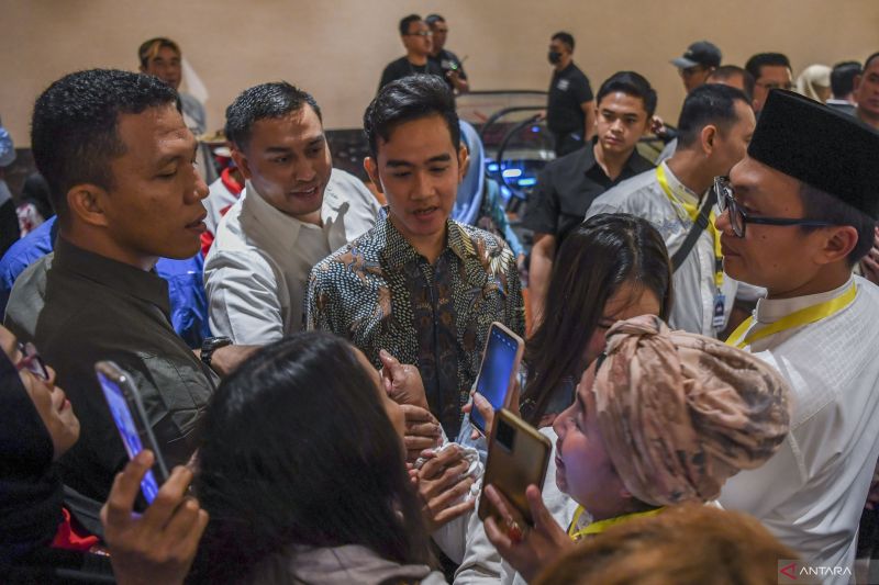 Gibran enggan beberkan hasil pertemuan Prabowo dengan Surya Paloh