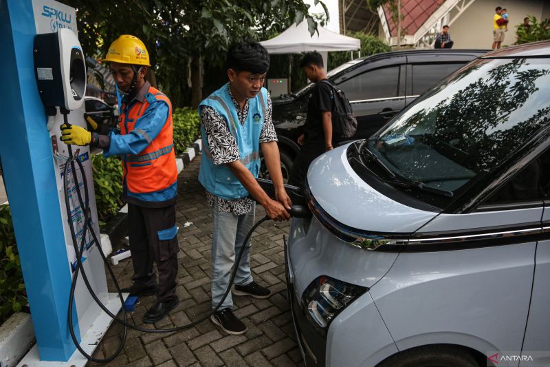 Pengamat nilai kesiapan SPKLU jelang mudik Lebaran perlu ditingkatkan