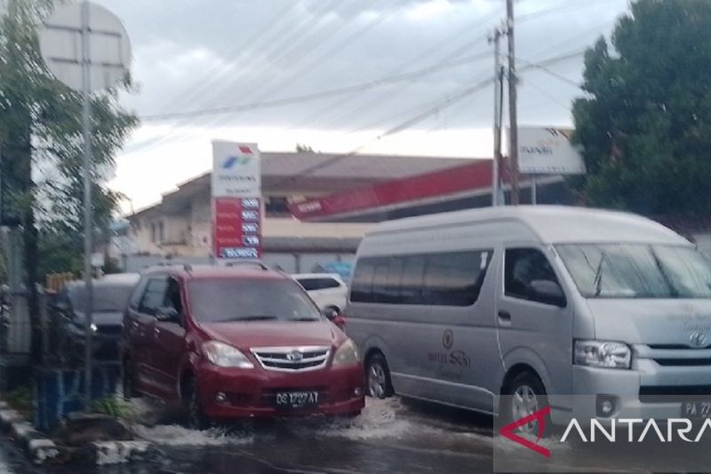 BPBD Jayapura imbau warga hati-hati saat mudik jalanan berlumpur