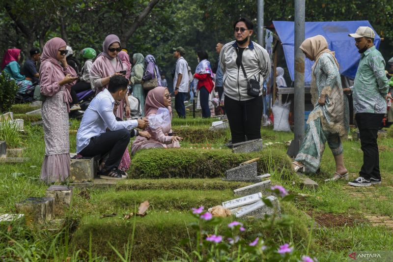 Bolehkah perempuan haid ziarah kubur? Simak penjelasannya