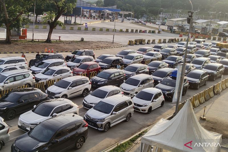 Arus balik di Pelabuhan Bakauheni mulai ramai