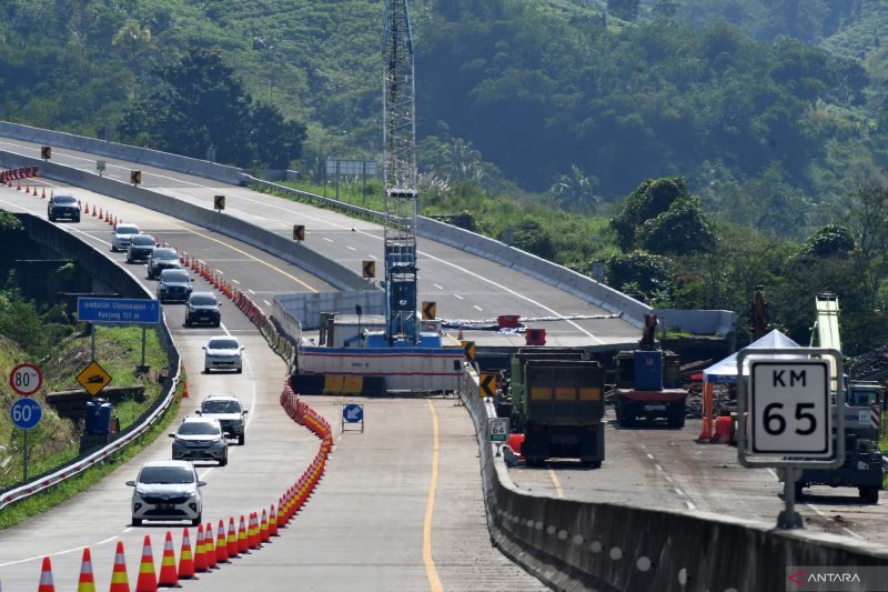 Kemarin, Tol Bocimi difungsikan hingga pengungsi Rohingya kabur
