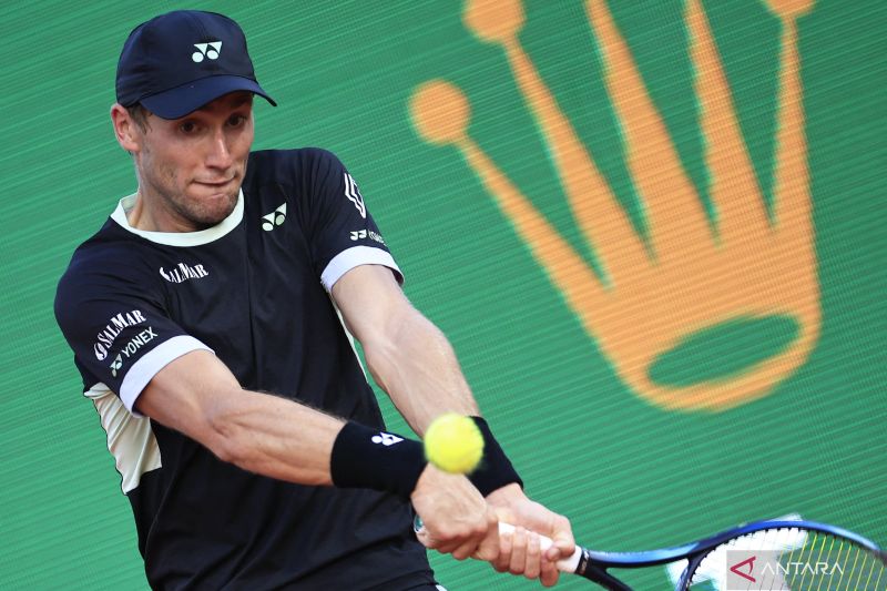 Ruud tundukkan Djokovic untuk tantang Tsitsipas di final Monte Carlo