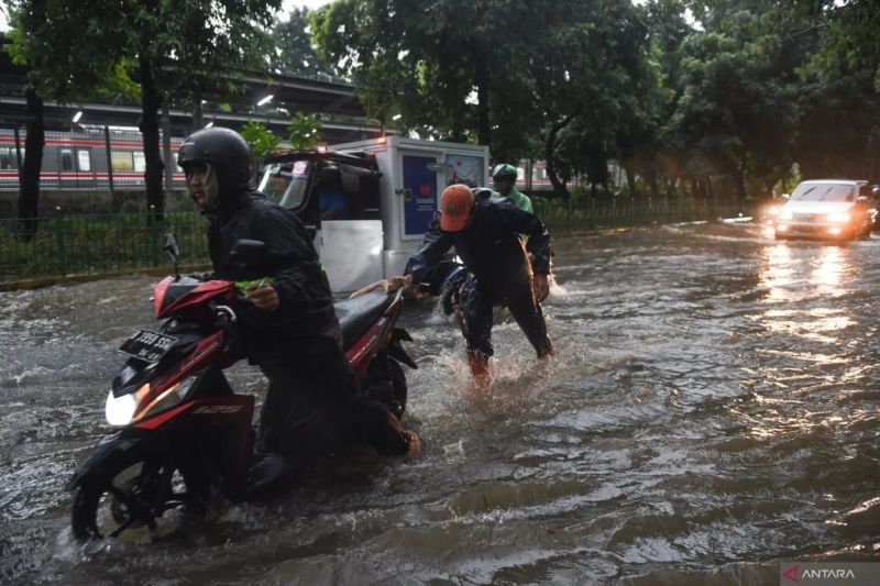 Senin pagi, banjir terjadi di 18 RT Jakarta Timur