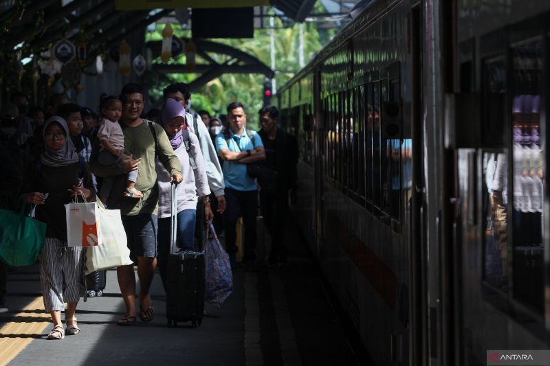 Daop Surabaya sediakan 27.118 tempat duduk selama libur panjang