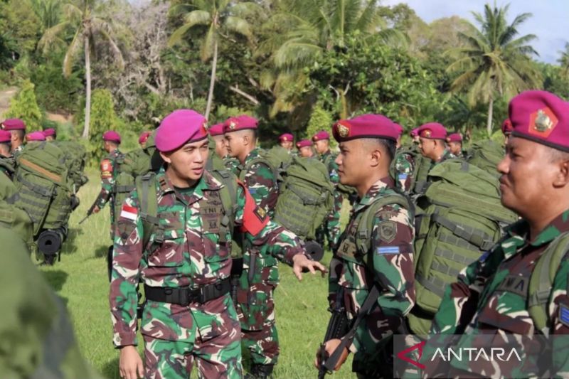 Prajurit TNI AL di perbatasan cek kesiapan pada hari pertama kerja