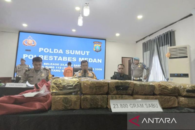 Polrestabes Medan tangkap kurir 23,8 kg sabu asal Malaysia