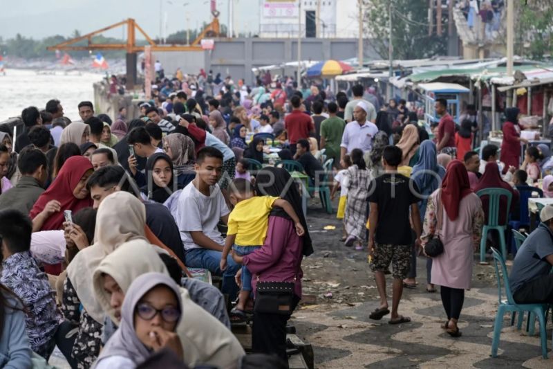 Tradisi lebaran topat di Pulau Lombok