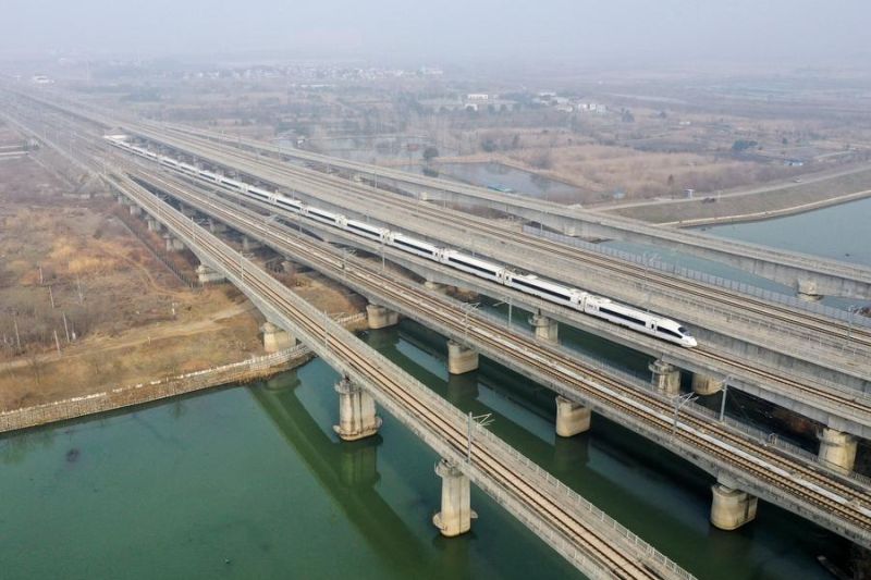 Kereta cepat baru di China dirancang dengan kecepatan 400 km per jam