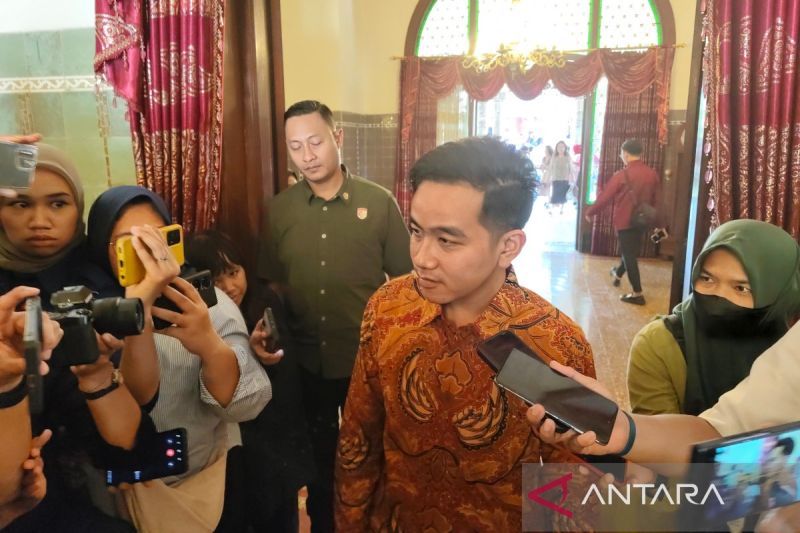 Gibran sebut tunggu arahan Prabowo usai putusan MK