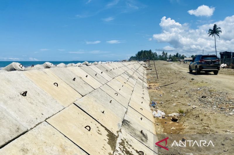 Kementerian PUPR lanjutkan pembangunan tanggul laut Aceh Barat