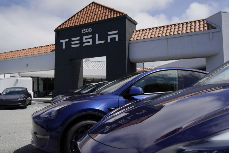 Tesla akan PHK hampir 2.700 karyawan di pabriknya di Texas, AS