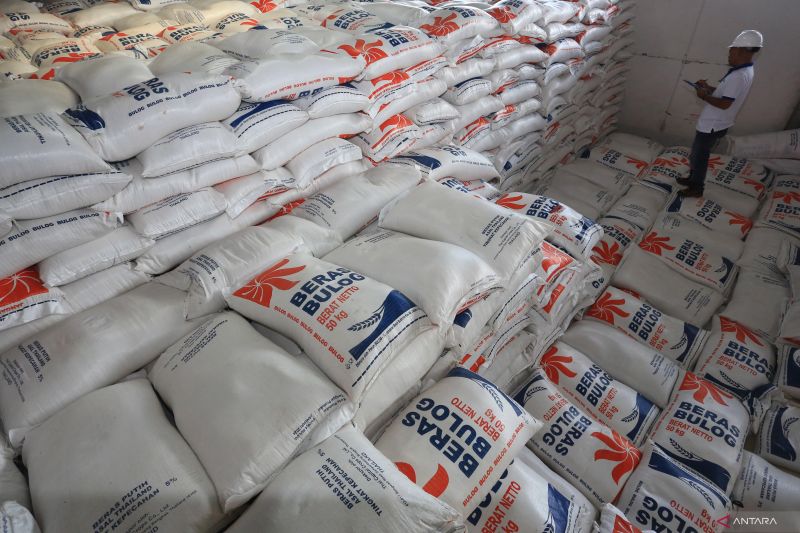 Pemkab Nagan Raya salurkan 161.188 kg beras untuk warga miskin