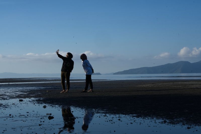 Wisata Pulau Padamarang dan Pantai Shaka di Kolaka