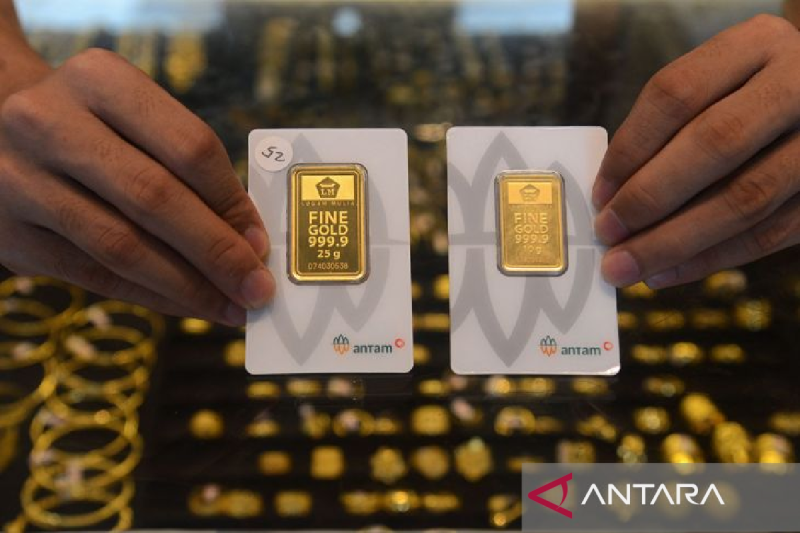 Harga emas Antam turun jadi Rp1,325 juta per gram