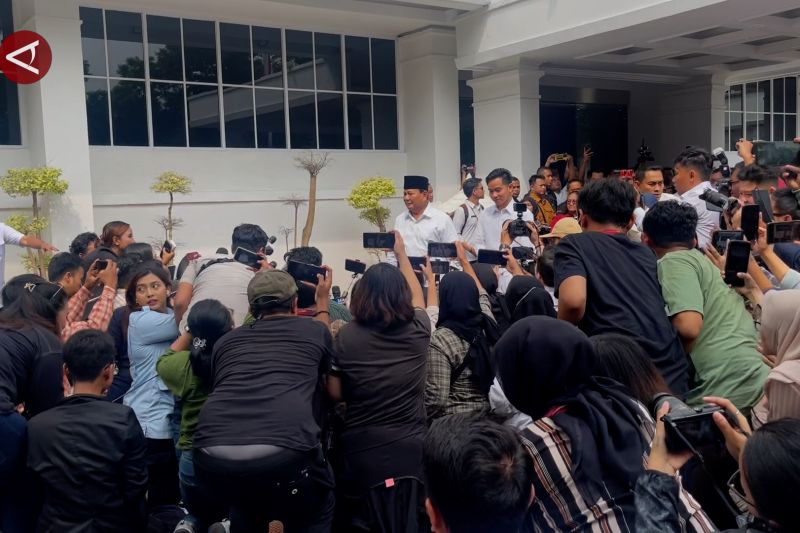 Prabowo-Gibran hingga Anies-Imin hadir di KPU untuk sidang pleno