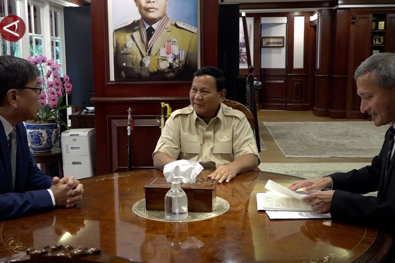 Menhan Prabowo terima kunjungan kehormatan Menlu Singapura