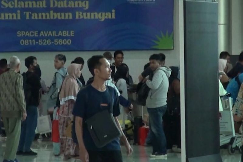 Pasca puncak arus balik, Bandara Tjilik Riwut masih dipadati penumpang