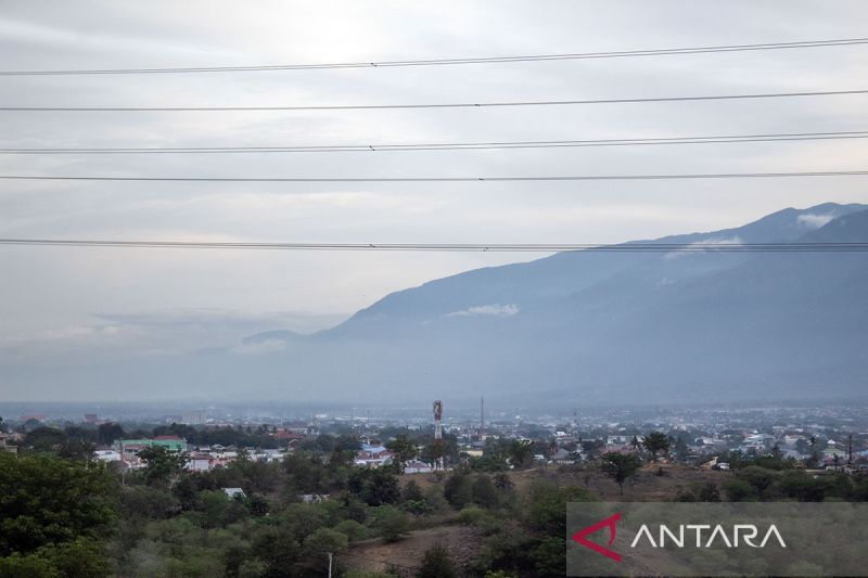 Dampak erupsi Gunung Ruang di Palu