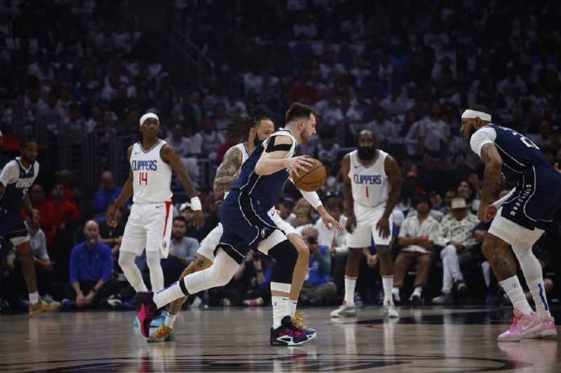 Mavericks ke semifinal Barat usai singkirkan Clippers