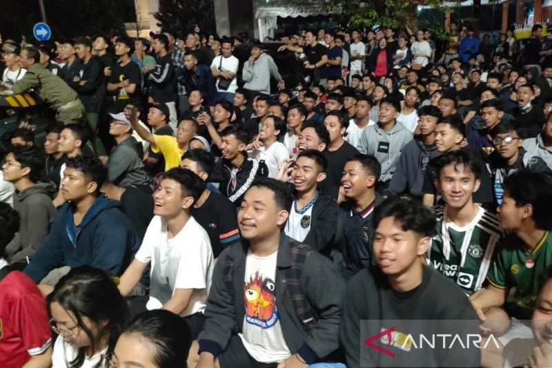 Pemkot Surakarta larang warga nyalakan petasan saat nonbar Piala Asia