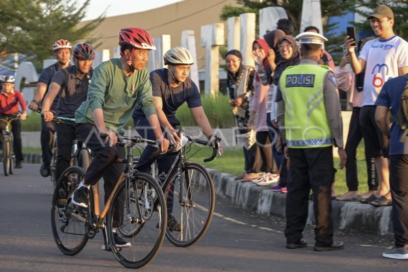 Foto-foto Presiden bersepeda di Mataram