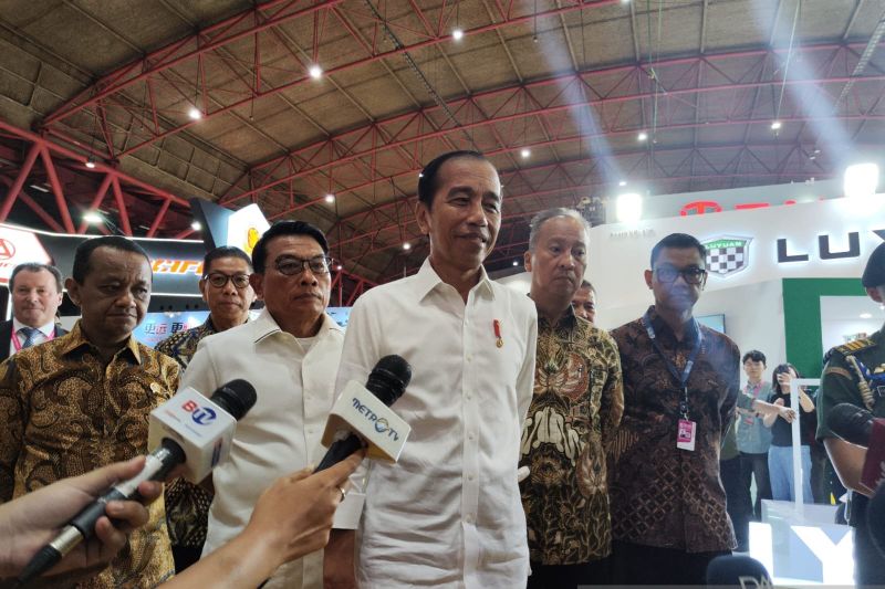 Presiden Jokowi sebut ekosistem kendaraan listrik segera terbentuk