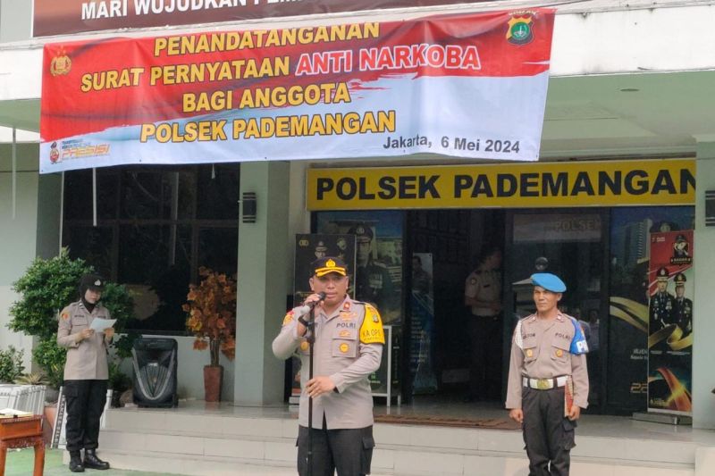Puluhan polisi tanda tangani pernyataan Anti Narkoba di Jakarta