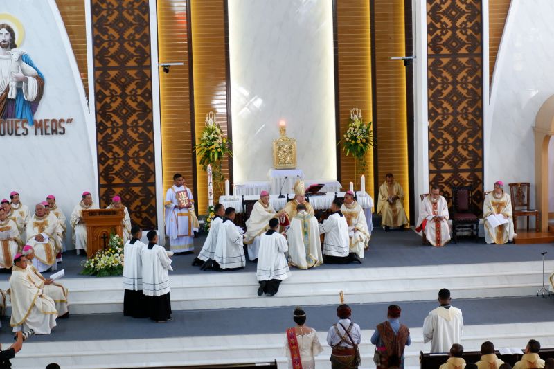 Dubes Vatikan menahbiskan Uskup Agung Metropolitan Kupang
