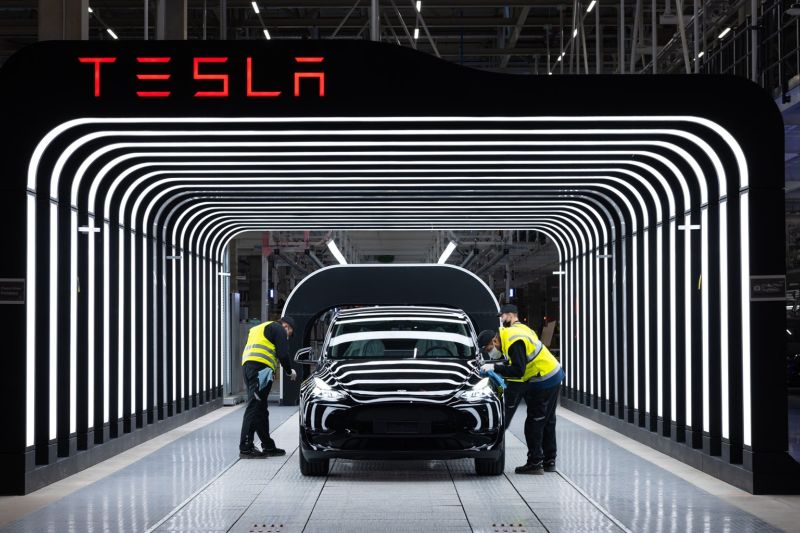 Tesla akan luncurkan taksi otonom "Robotaxi" di China pada Agustus