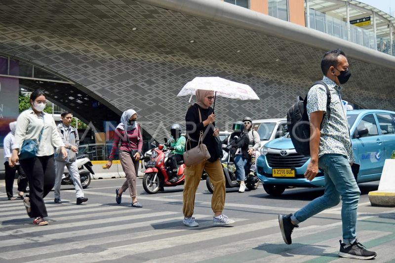 BMKG prakirakan Jakarta cerah berawan pada Jumat siang hingga malam