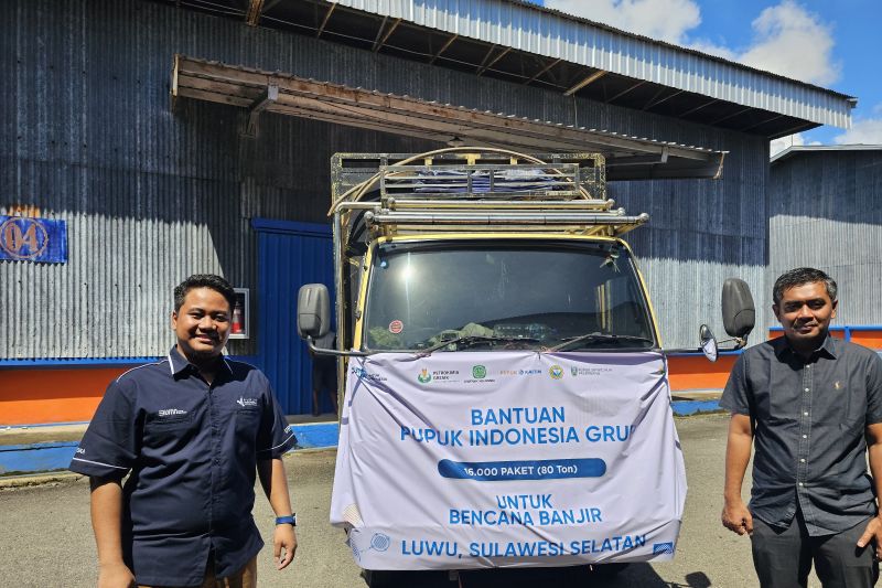Pupuk Indonesia salurkan 80 ton beras untuk korban banjir di Sulsel