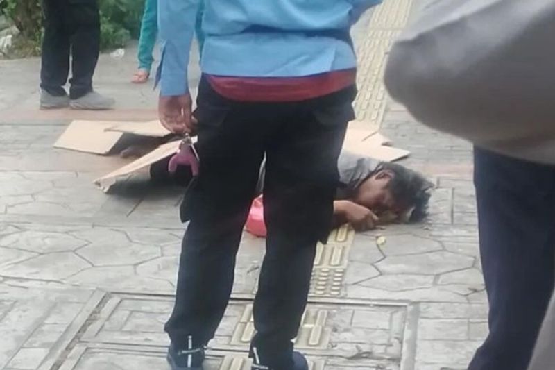 Polisi selidiki tewasnya seorang pria di trotoar Tanjung Duren