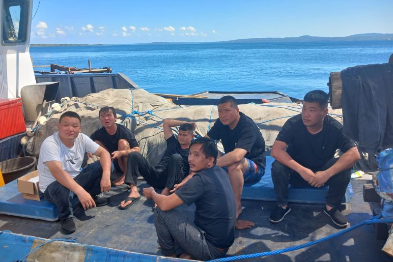 Polda NTT sidik enam WNA China yang terdampar di perairan Kupang