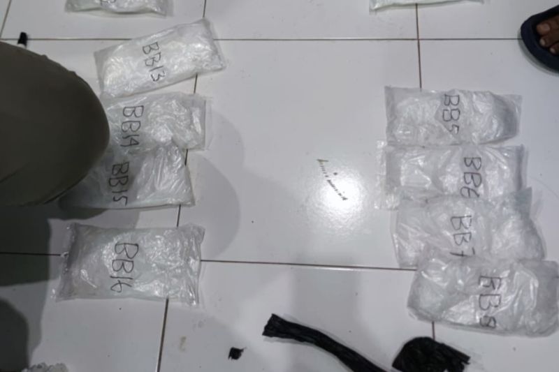 Petugas Bandara Juwata Tarakan gagalkan penyeludupan 4 kg sabu
