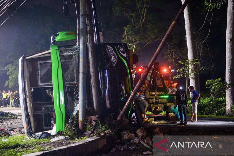 Polisi sebut empat korban meninggal dalam kecelakaan bus di Subang