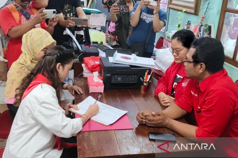 Putri anggota DPR Aria Bima jajal peruntungan di Pilkada Surakarta