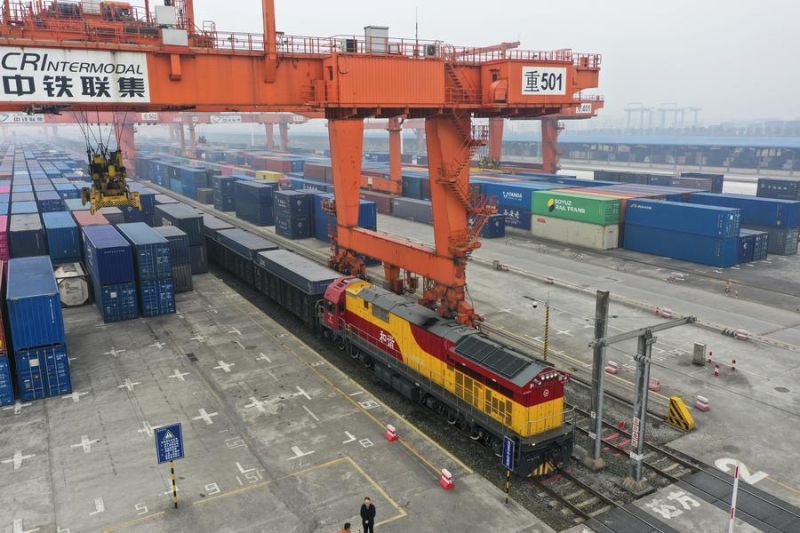 Kereta antarmoda rel-laut China tangani 300.000 kontainer pada 2024