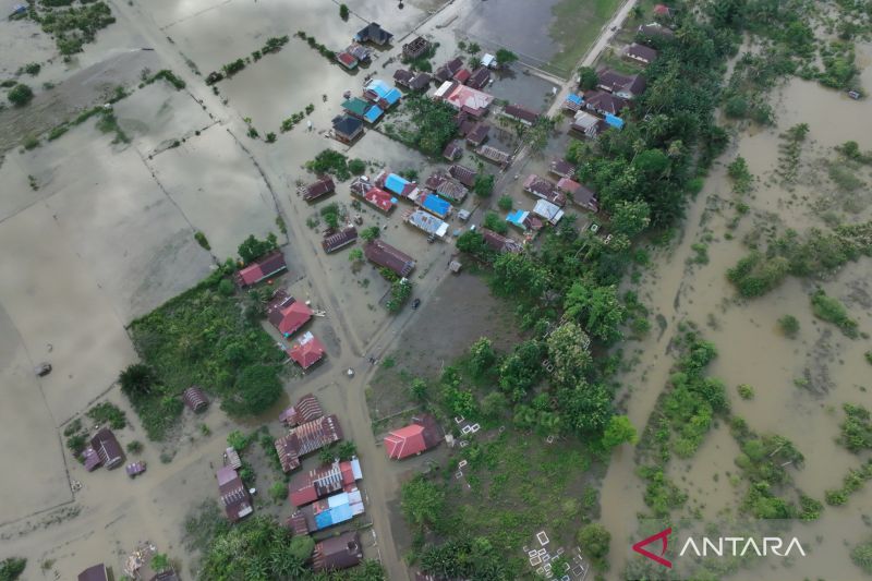 Dua desa terisolir banjir bandang di Konawe Utara